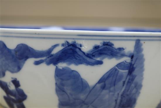 A Chinese blue and white bowl, 19th century, diameter 26cm